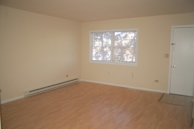 Building Photo - 321 S Jefferson St