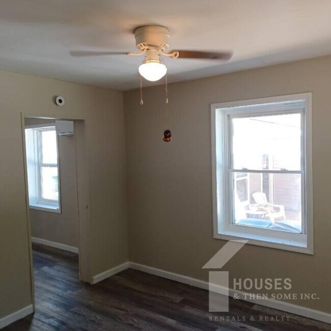 Building Photo - 120 Owens St