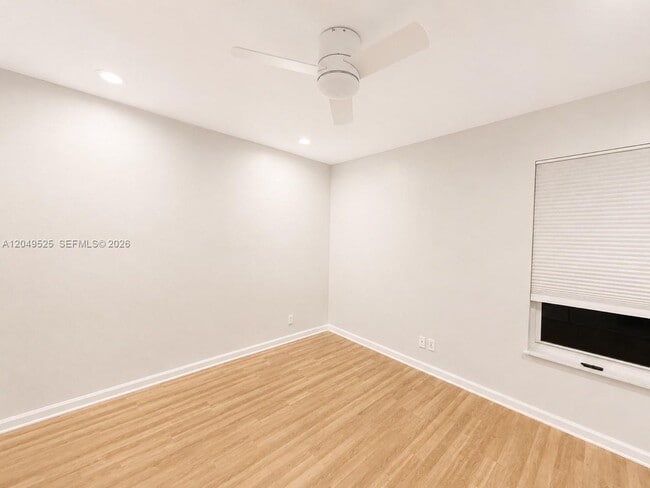 Building Photo - 2616 Oakbrook Ct