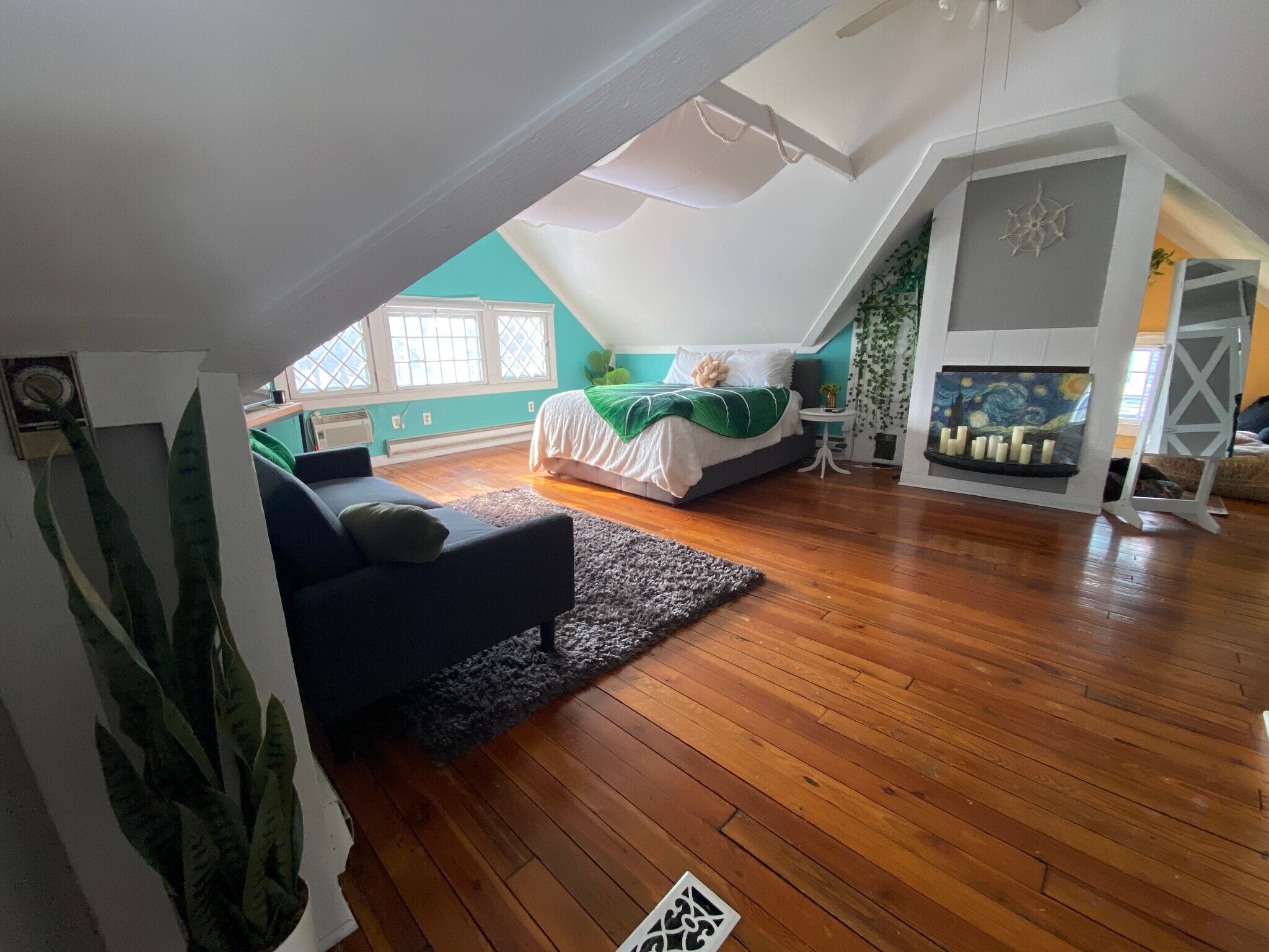 3rd floor bedroom and living area - 1303 Wealthy St SE