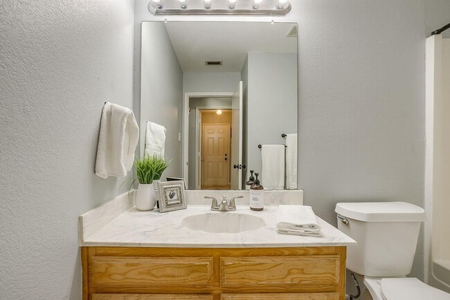 Building Photo - Great Rental in Marine Creek Heights- 3 Bed, 2 Bath- Eagle Mountain Saginaw ISD- 76135