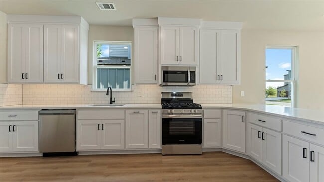 Building Photo - 1209 SW Journey Ln