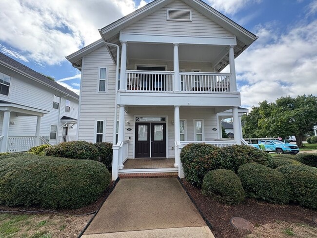 Building Photo - 3 Bedroom 2 Bath home  a few minutes from ...