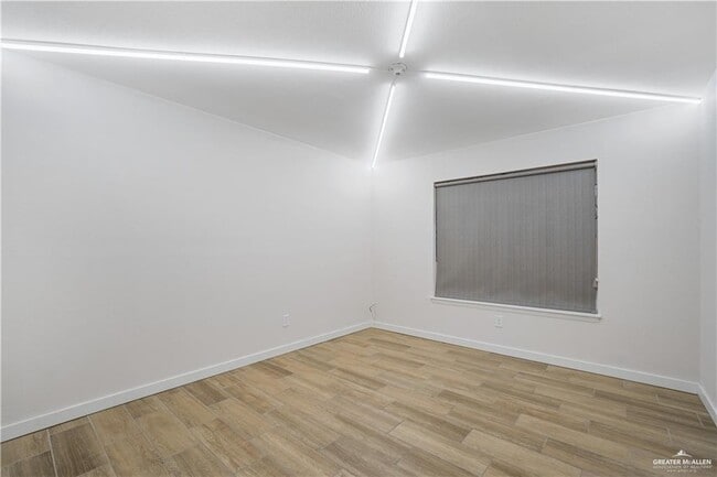 Building Photo - 9 S 16th St