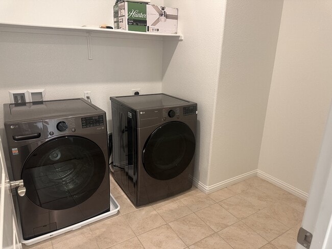 Building Photo - 16172 Abernathy Ct