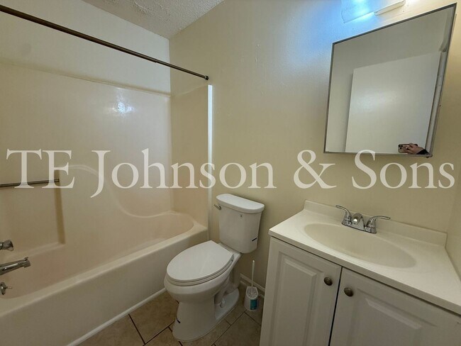 Building Photo - All-Inclusive Living in a Prime Winston-Sa...