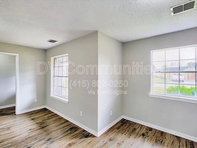 Building Photo - 10946 Gulf Valley