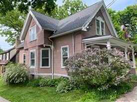 Building Photo - 1938 Kendall Ave