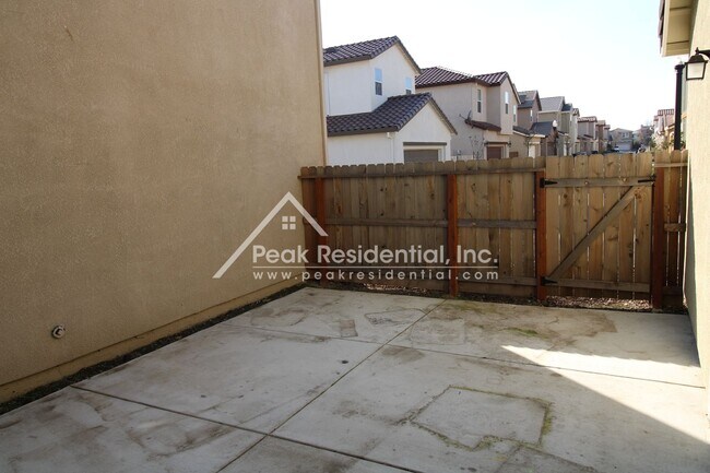 Building Photo - Very Nice 3bd/2.5ba North Natomas Home wit...