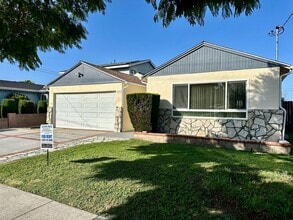 Building Photo - Large North Torrance House! Near Torrance Schools, Huge Yard, 2 Car Garage! *OPEN HOUSE EVERY SAT...