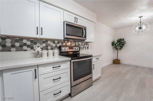 Building Photo - 3151 N Soaring Gulls Dr