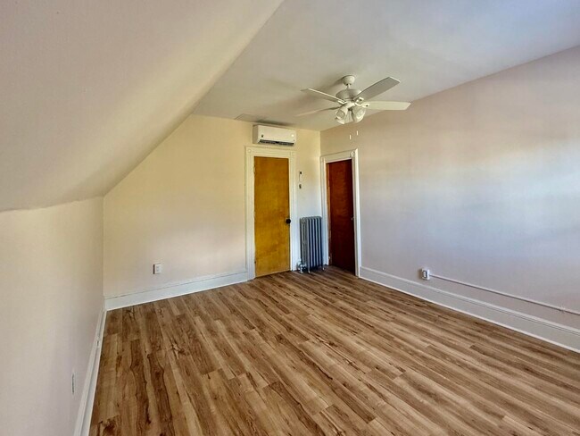 Building Photo - 347 Avenue C
