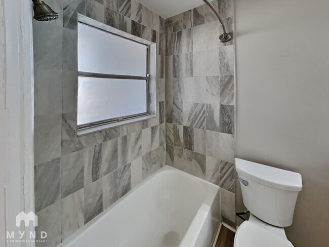 Building Photo - 7511 Hawthorn Dr