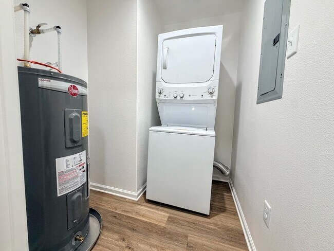 Building Photo - Brand new 2BR/2BA Duplex in Lake Charles!!