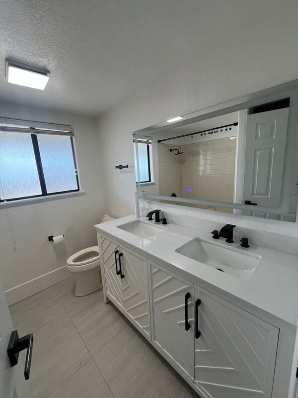 Building Photo - 22547 Cascade Dr