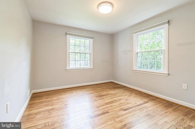 Building Photo - 10904 Devin Pl