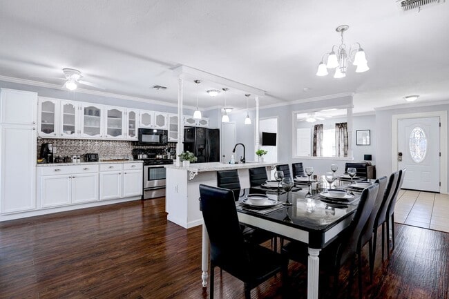 Building Photo - 10535 Breeds Hill Dr