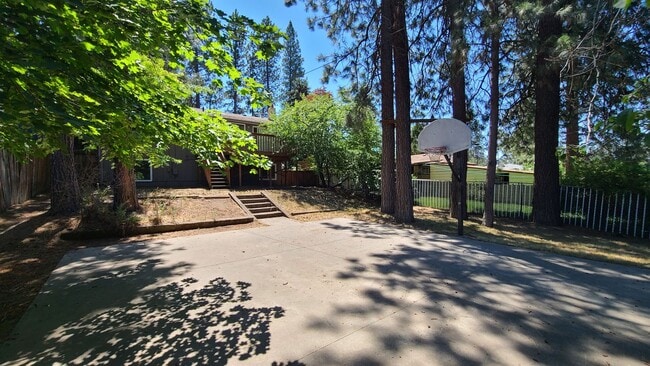 Building Photo - 4107 E Pratt Ave