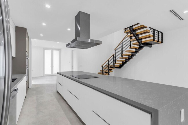 Building Photo - This beautiful new townhome  or rentoffers...