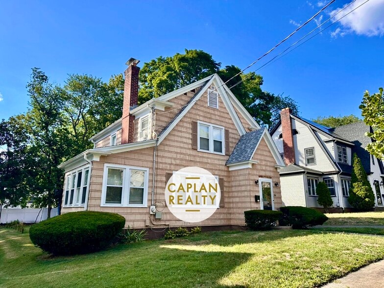 Building Photo - 86 Roydon Rd