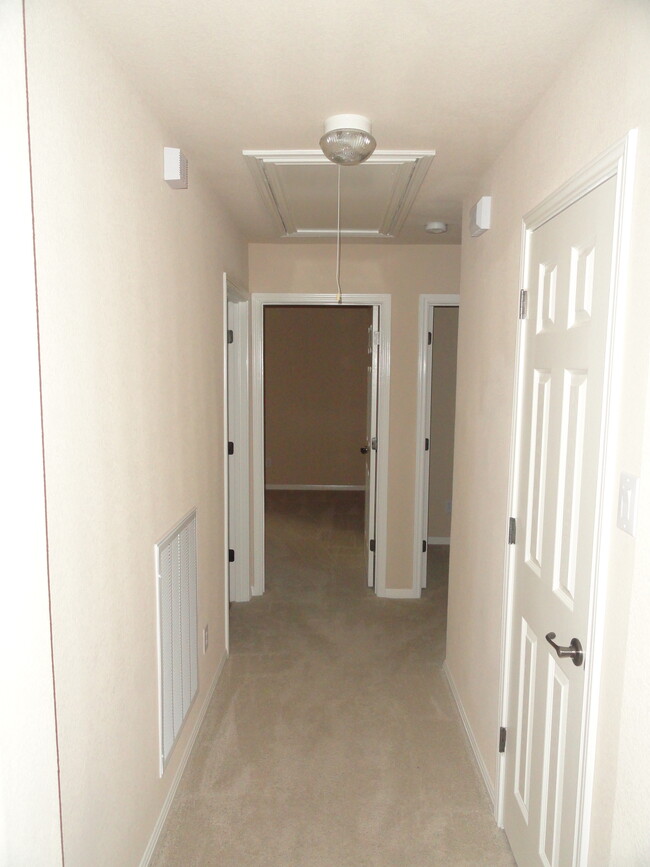 Building Photo - 10024 Lisi Anne Dr