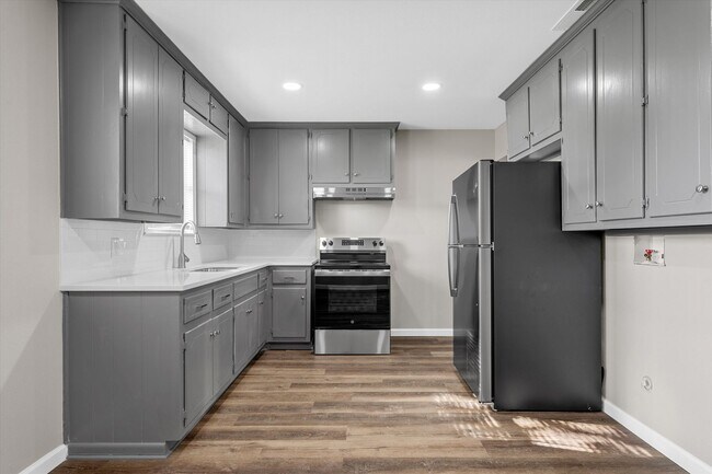 Building Photo - Updated 2 Bedroom in Connally ISD