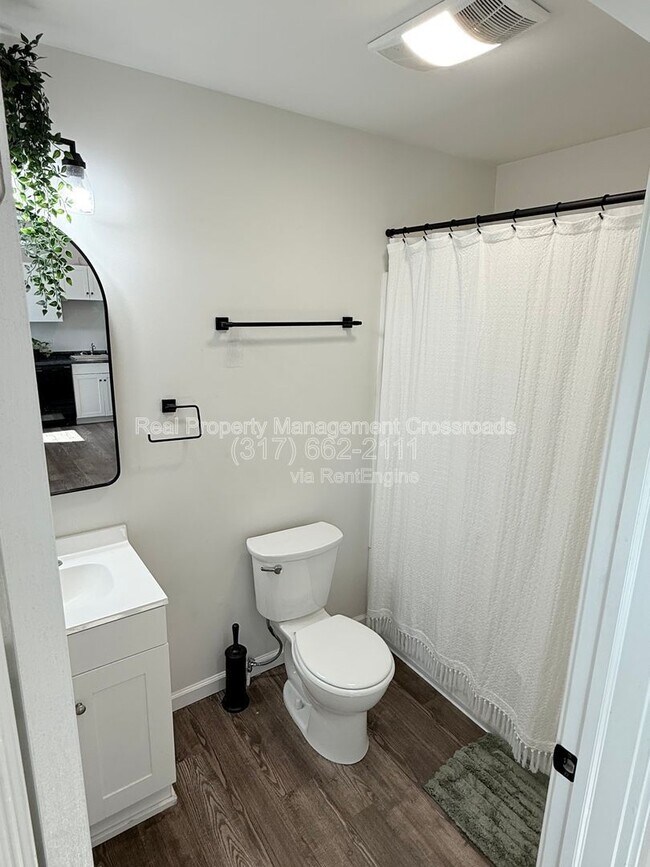 Building Photo - 104 E Main St