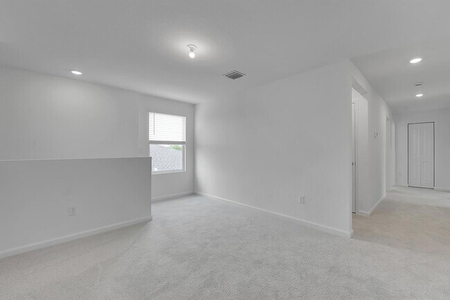 Building Photo - 662 Carlyle Wy