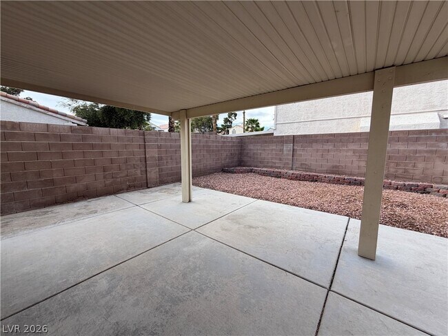 Building Photo - 8638 White River Dr