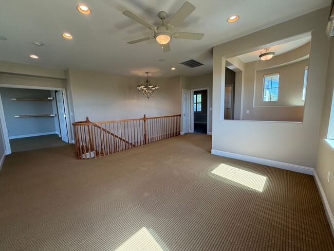 Building Photo - 1014 Gamay Dr
