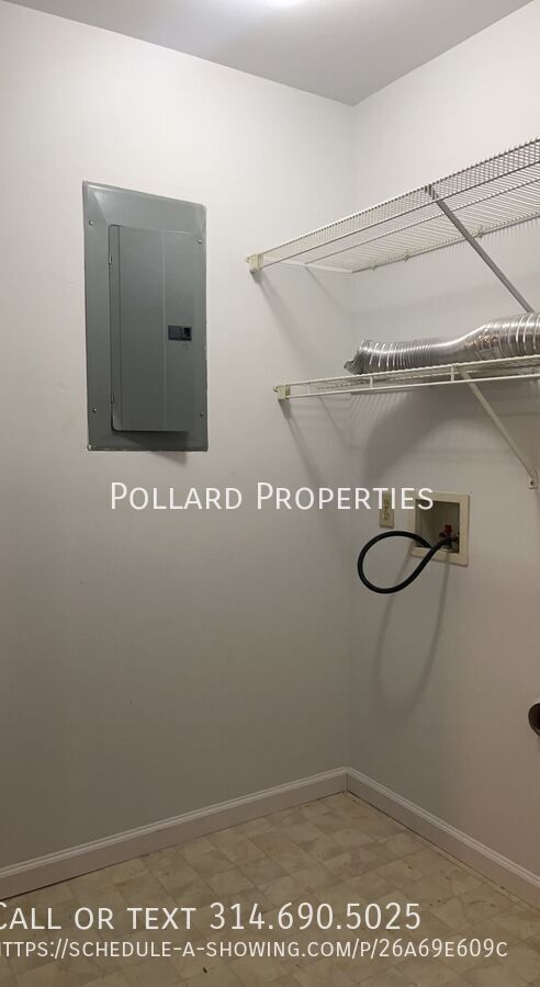 Building Photo - 417 Briden