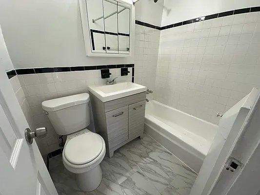 Building Photo - 1 bedroom in BRONX NY 10458