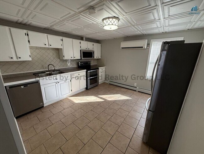 Building Photo - 41 Donnelly St