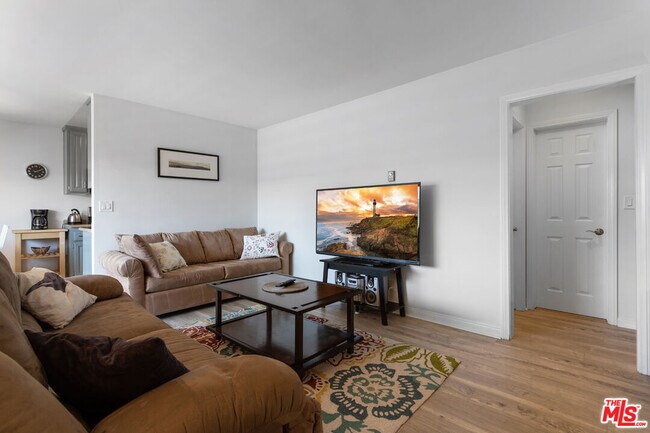 Building Photo - 2002 4th St