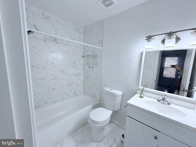 Building Photo - 24 Wilcox Ct