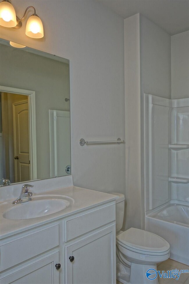 Building Photo - 409 Bay Tree Ln SW