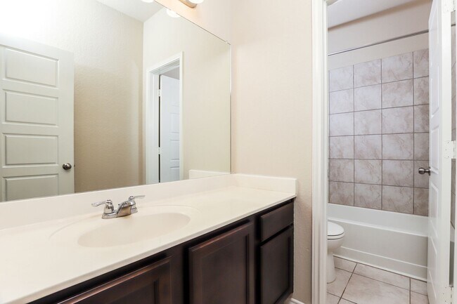 Building Photo - First time rental! 3 bedroom 2 bathroom- Less than 10 miles from Randolph AFB!