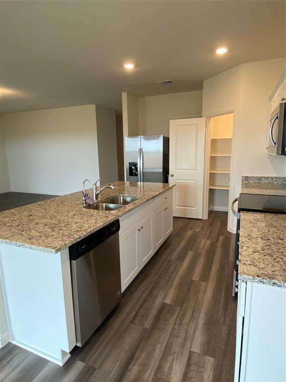 Building Photo - 4092 Scarlet Oak Ln