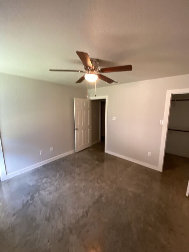 Building Photo - 1418 Shoshoni Trail