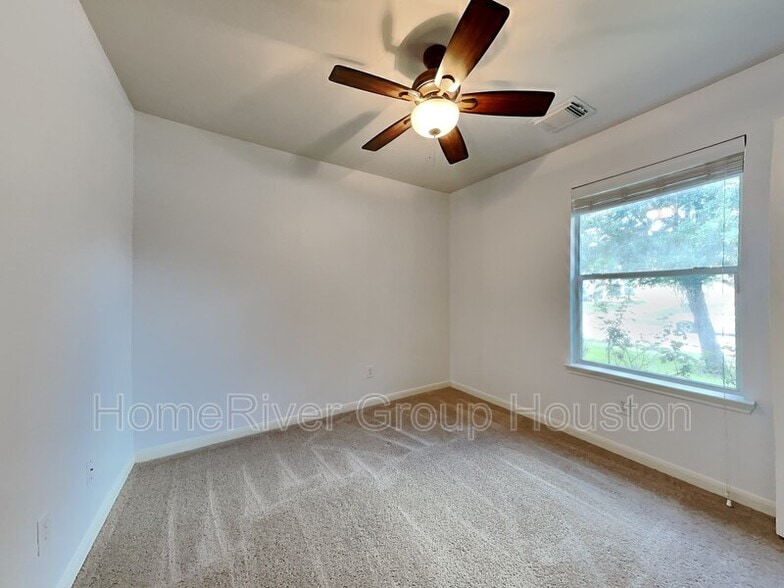 Building Photo - 3602 Avalon Castle Dr