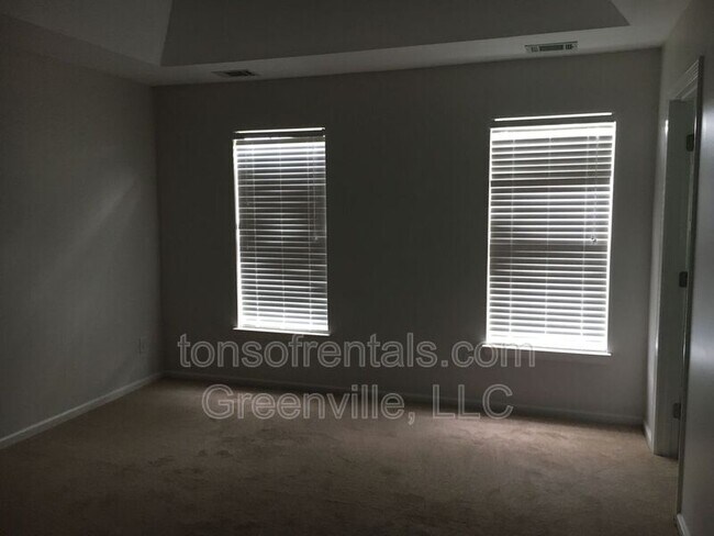 Building Photo - 125 Misty Crest Cir