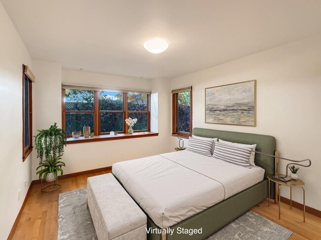 Building Photo - 335 Claremont Way