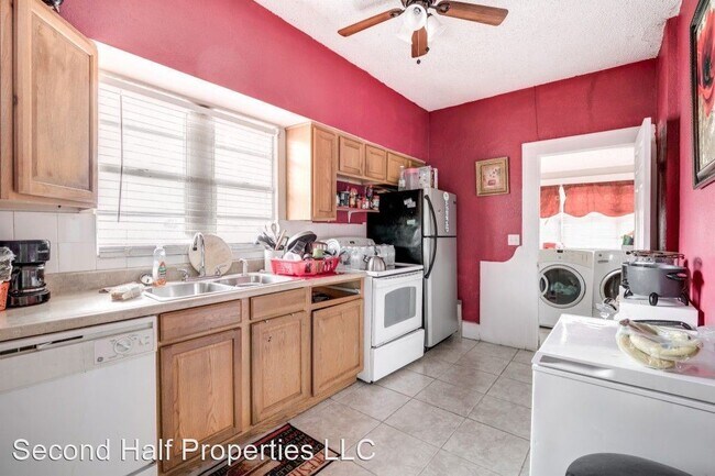 Building Photo - 3 br, 1 bath House - 950 8th Ave S