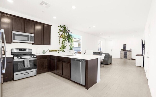 Building Photo - 9398 Noble Fir Rdg Ave