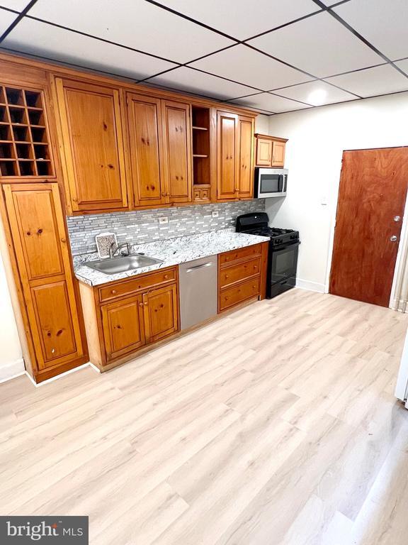 Building Photo - 2413 S 64th St