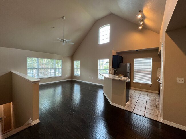 Building Photo - Beautiful 2-bedroom, 2-bath Condo available in sought after Admirals Walk private gated community.