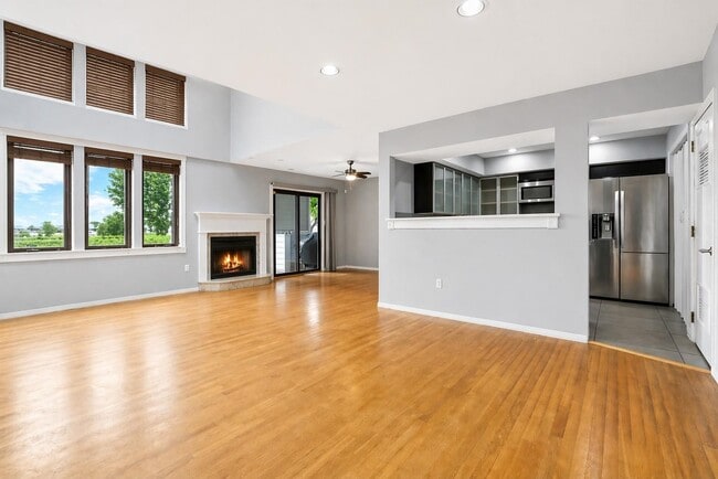 Building Photo - 804 Spinnaker Ct