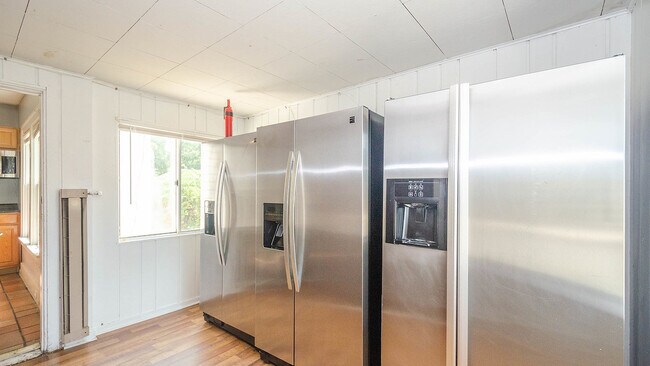 Building Photo - 1441 S State St