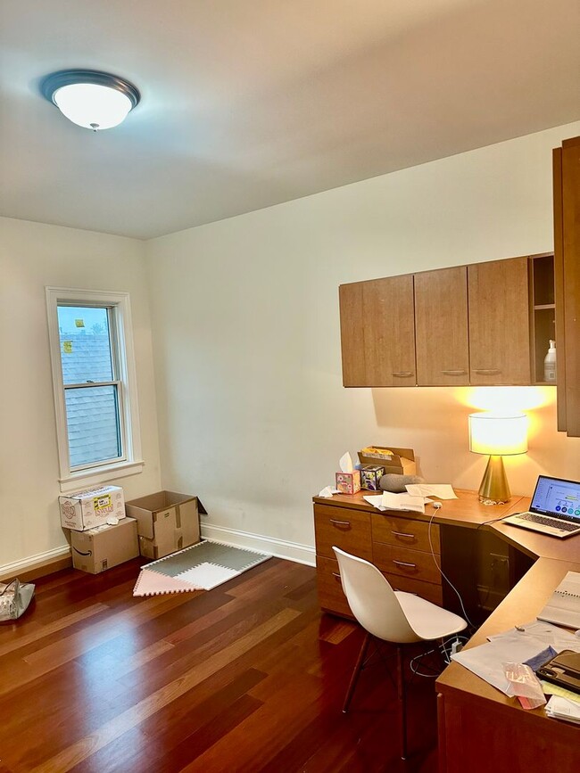 Building Photo - INCREDIBLE HUGE LUXURY CONDO LAKEVIEW/SOUT...