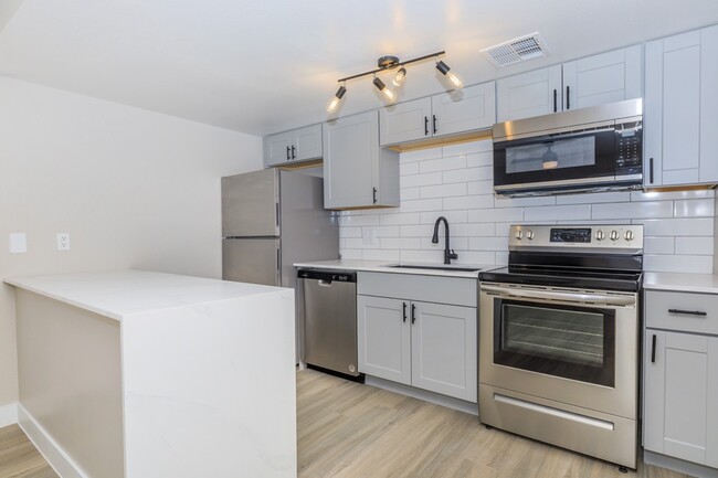 B1 Renovated - 2 Bed 2 Bath - Rise Encore